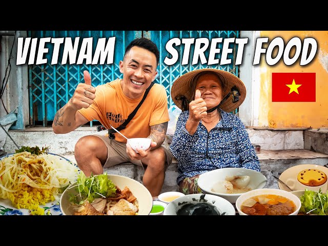 Ultimate HOI AN STREET FOOD Tour 🇻🇳 (Eating Like A Local In Vietnam)