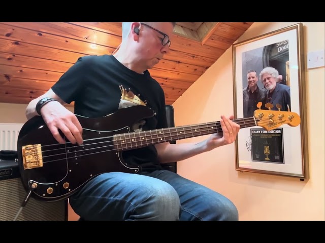 Thin Lizzy - Dancing In The Moonlight (Bass Cover)