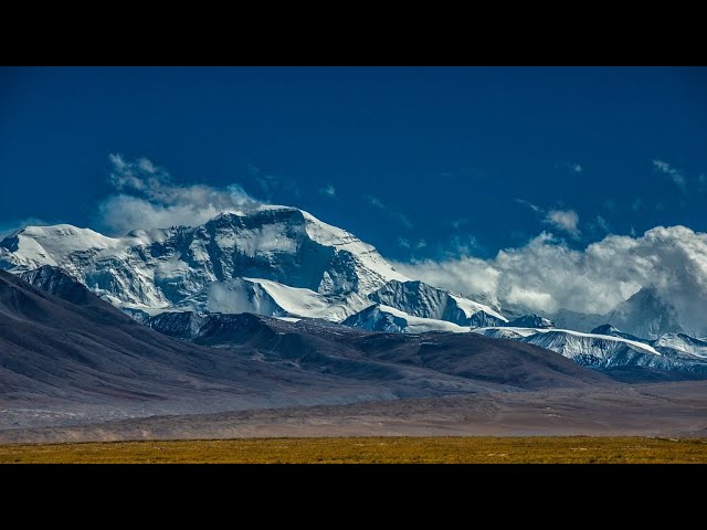 Live: 360-degree view of Mount Qomolangma