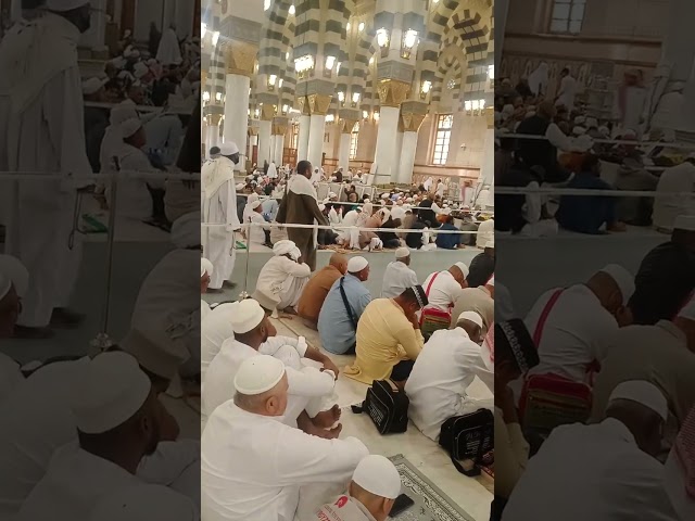 azaan in Haram pak