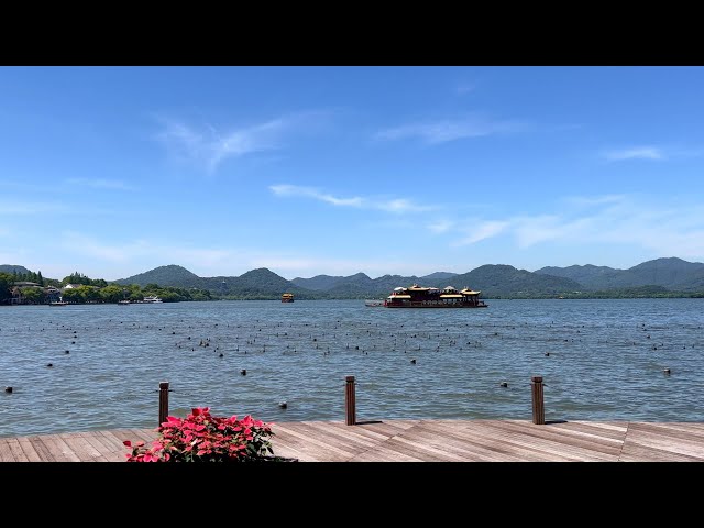 Walking from Suti by the West Lake in Hangzhou to the world of West Lake