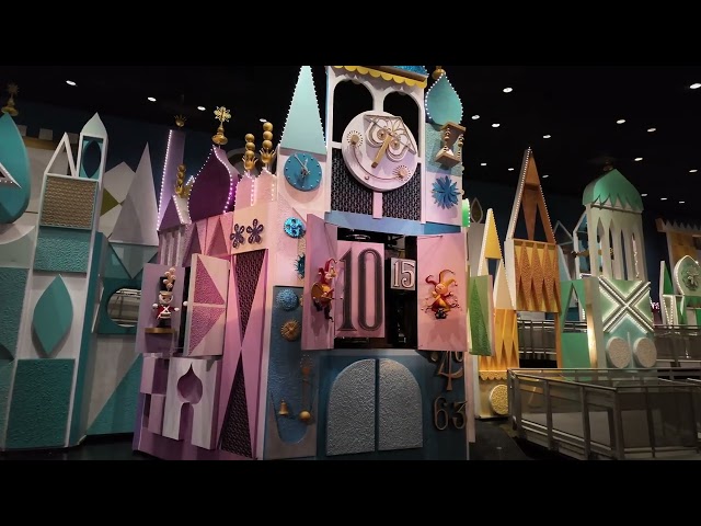 Glockenspiel - It's a Small World Clock 2025 ºoº in 4K