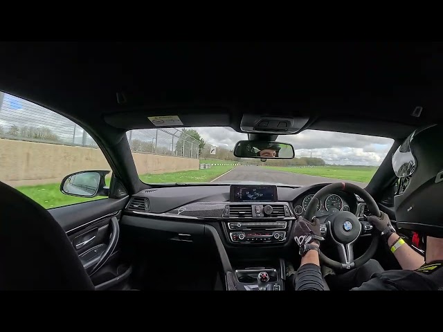 520hp BMW M4 doing a 1:15.19 at Castle Combe with traffic