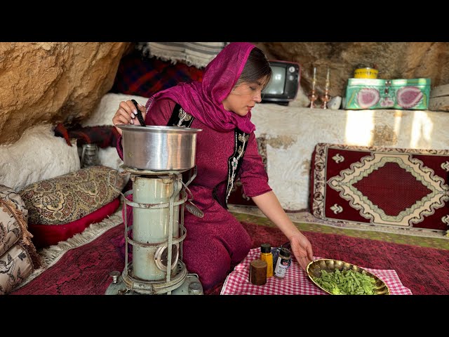 Nomadic Life With Mom in a Mountain Cave / Cooking an Iranian Pilaf with Meat and Green Beans