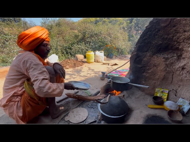 Chitrakoot मिट्टी की गुफा के नीचे गुप्त संतों की भोजन प्रसादी ​⁠@chitrakootlife