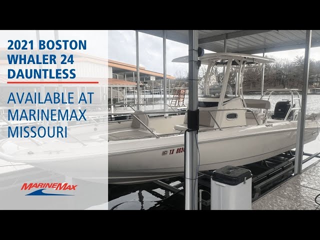 2021 Boston Whaler 24 DAUNTLESS For Sale At MarineMax Missouri