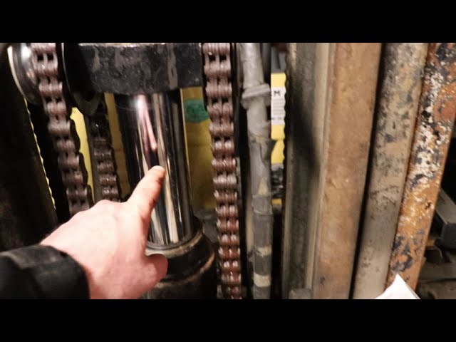 TCM FG25N2S Forklift Main Mast Cylinder Rebuild Details