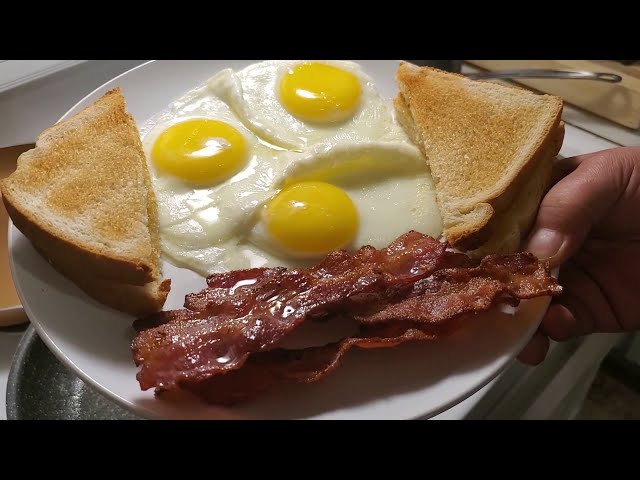 Sunny Side Up Eggs (How to cook perfectly)