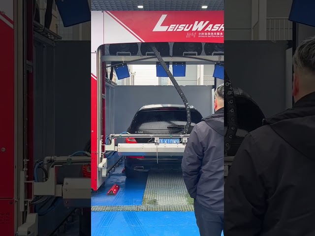 Client from Hongkong visited Leisuwash touchless robot car wash machine