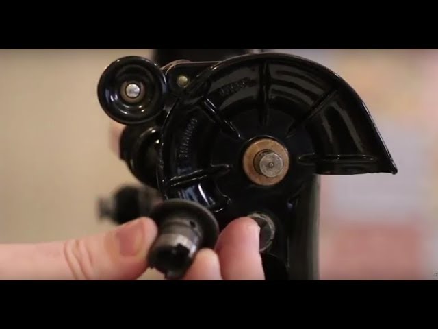 Singer Featherweight 221 222 Repair Video Tutorial - Handwheel Collar