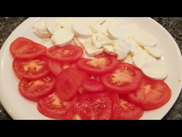 Mozzarella and Tomato Pizza Recipe