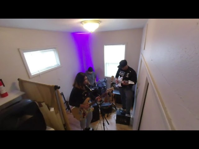 VR180 500 Covers Practice Jams - Paramore Still Into You Cover