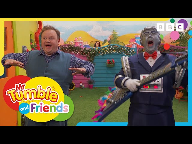 Justin's Rainy Picnic | Robert's Home Movies | Justin's House | Mr Tumble and Friends