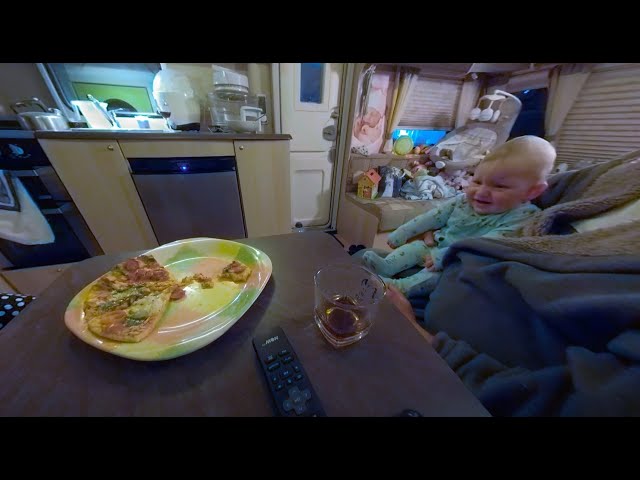 360 VR - Eating Pizza in our Caravan