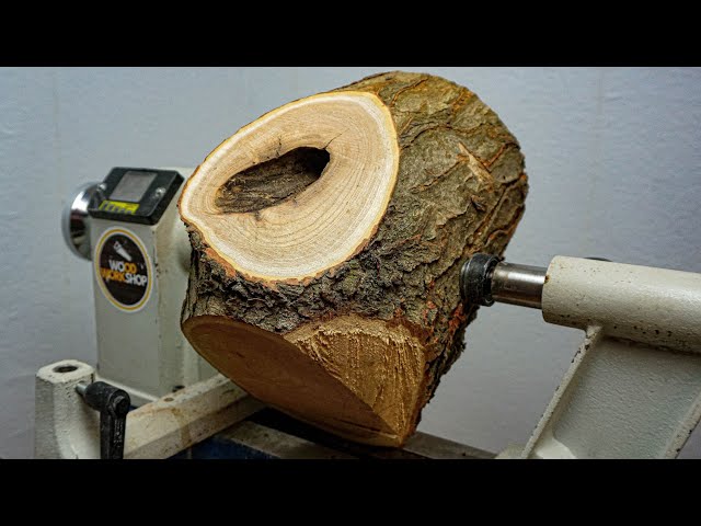 Woodturning a Green-Eyed Bowl