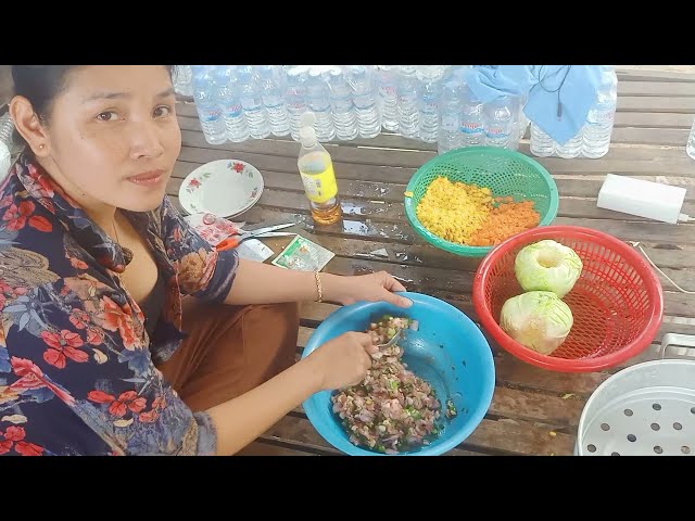 Amazing Cooking with Sreymom , foods Khmer /steamed cabbage, pork core vegetables