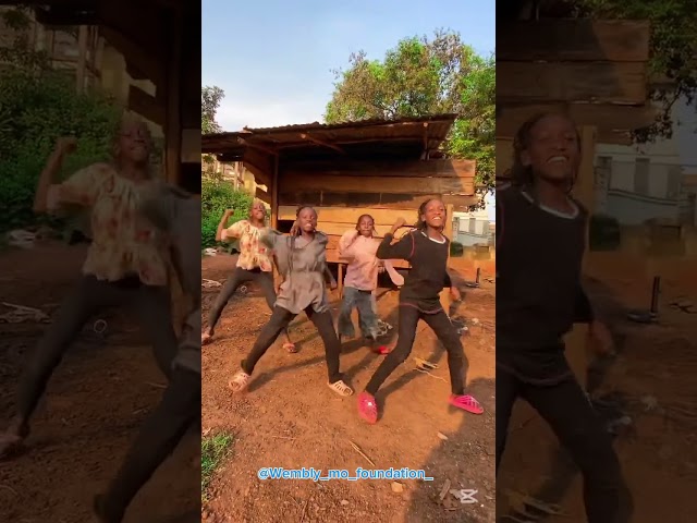 Trending dance #wemblymofoundation #feliznavidad #subscribe #youtube #dance #africa #explore