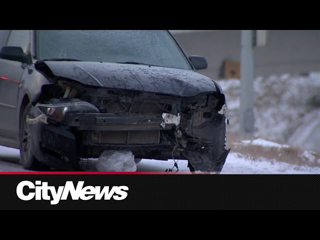 Hundreds of collisions on Calgary roads amid winter conditions