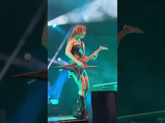 Halestorm - Amen [Live] 24/11/2023 - Gasometer, Vienna Austria