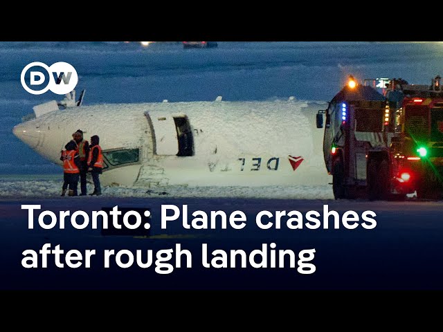 Why Delta Airlines flight flipped over on landing in Toronto | DW News