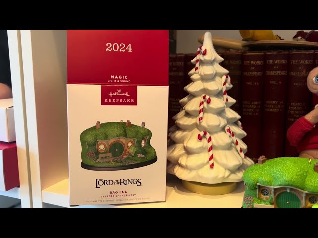 The Hobbit Bag End ornament full interaction