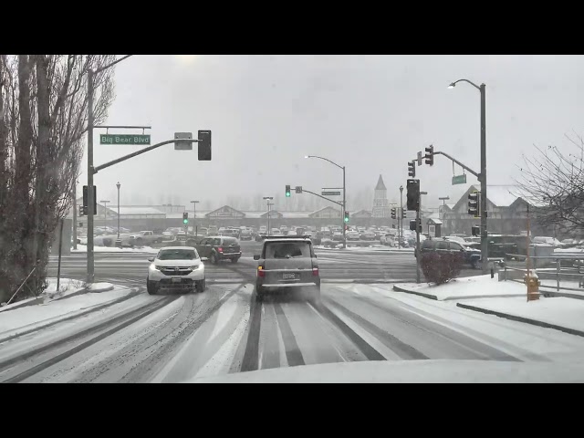 Snowing good now in Big Bear Lake, CA. 1/19/2021. Keep it coming mother nature. Steady snowfall.