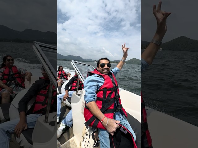 Happiest moments are spent on a b🚤 #speedboat #udaipur #fatehsagarlake #dreamer ❤️💫