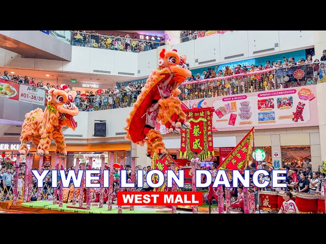 Yiwei High Pole Lion Dance at West Mall Singapore | Prosperous Lion and Dragon Dance🦁🧧🇸🇬