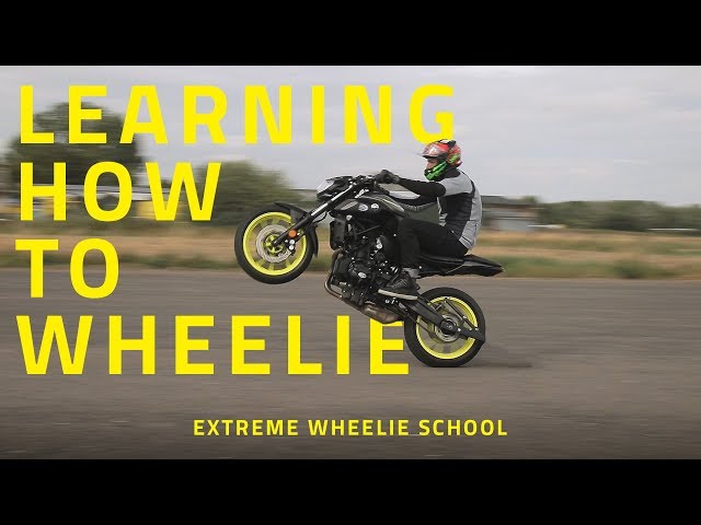 Learning how to Wheelie | Extreme Wheelie School | MT07 and MT09