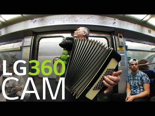 3D Spatial Audio : Metro Accordionist (360 Video)