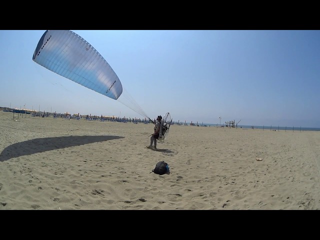 No hands paramotor take off - Raffaele Benetti - Minari Engine - Ozone Power