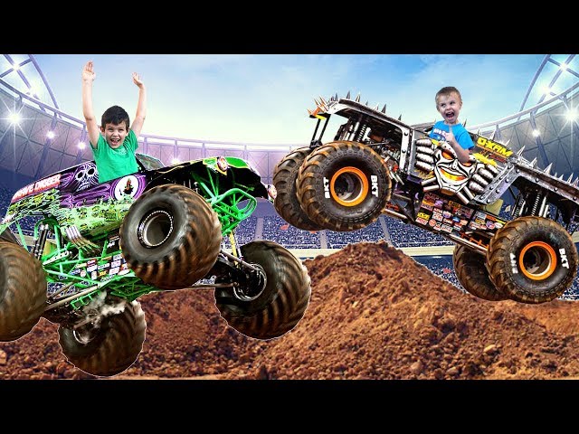 Monster Truck Model Kits - Grave Digger And Maximum Destruction