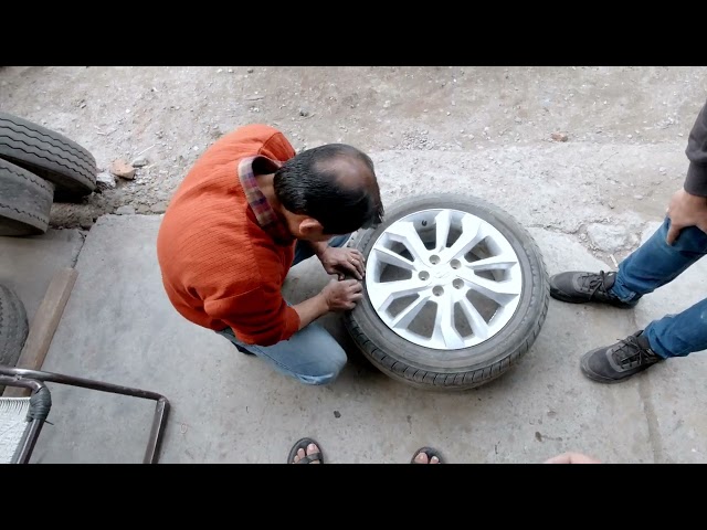 XUV 300 Tyre Cracked || MRF Tyre