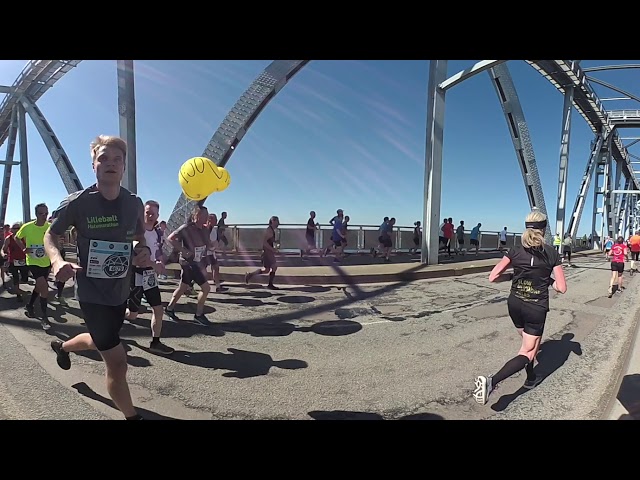 Tog, løbere og bagende sol: Lillebælt halvmaraton i 360 grader