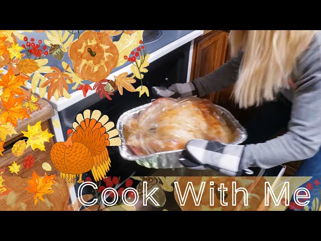 COOKING A TURKEY IN A REYNOLDS OVEN BAG | We're cooking our turkey ahead of time