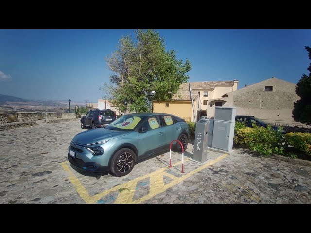 GERACE (Reggio Calabria)-colonnina Enelx nel parcheggio alle porte del paese - panorama spettacolare