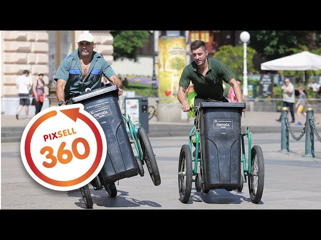 360 VIDEO: Garbage man bike race on the main square