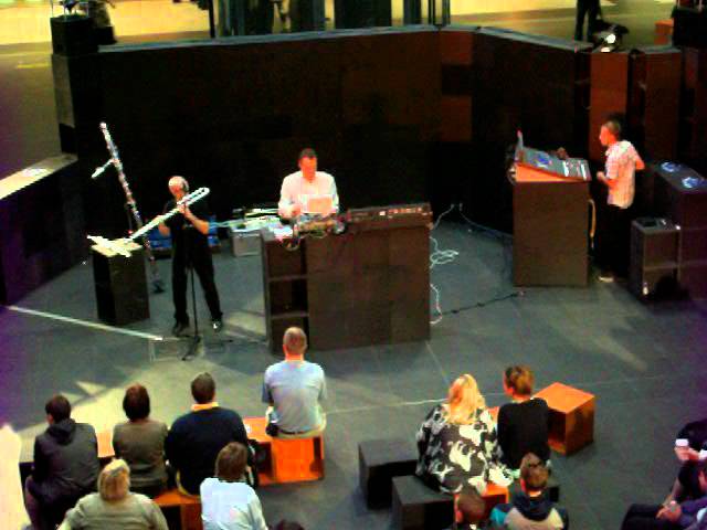 "Ankunft: Neue Musik" 2012 im Berliner Hauptbahnhof - "Elektronisches Glück"