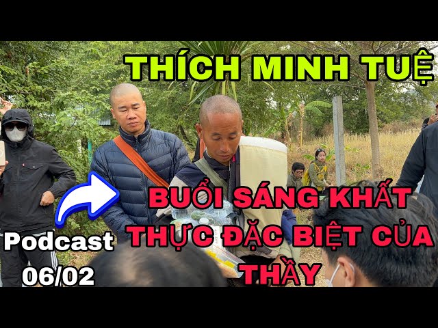 Sáng nay Thầy Minh Tuệ có buổi khất thực đặc biệt/ Phật tử đảnh lễ trang nghiêm tốt đẹp