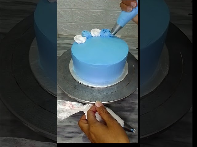 easy way to frost a cake/cute birthday cake/cake design idea #viralshort #bakery #viralshorts #cake