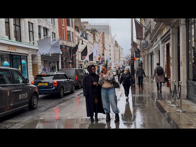 London Walk 🇬🇧 Walking the streets on a rainy day ☔️Mayfair / bond st / Piccadilly & china town