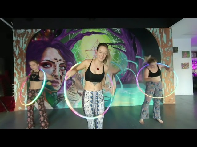 180 VR Life Footage Hula Hoop Routine - Bellyache (Marian Hill Remix) Billie Eilish