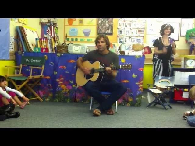 Jack Johnson sings to Preschool Class