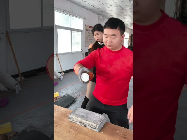 金刚指：猛男一根指头打碎易拉罐Diamond Finger: A tough guy smashes a can with one finger