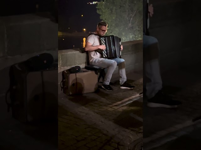 Vivaldi 4 Seasons on an Accordian - Charles Bridge, Prague