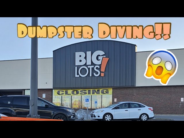 Dumpster Diving at a store going out of business!