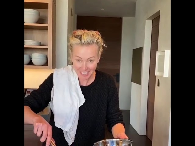 Ellen Degeneres Portia Derossi Cooking durung quaratine