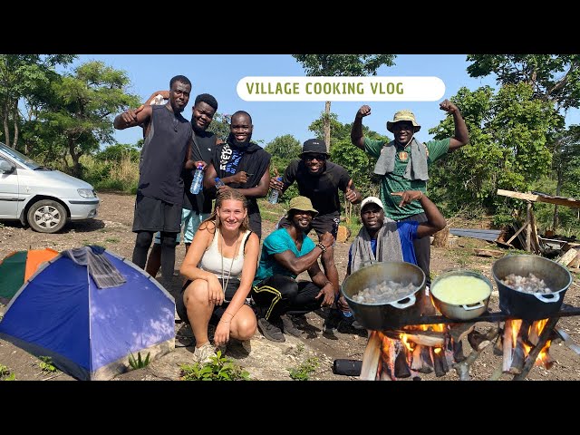 Cooking the most delicious food ,togolese rice and beans on top of the mountain 🇹🇬