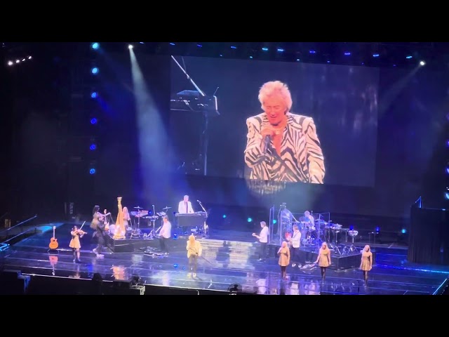 ROD STEWART 2024 LIVE CONCERT AT ARIAKE ARENA TOKYO JAPAN “IT’S A HEARTACHE” & “FOREVER YOUNG”