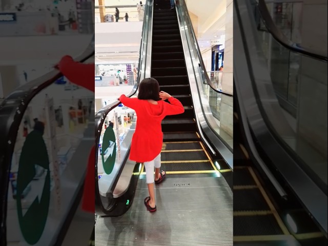 Fear Of Escalator 😨😨😨#escalator #funny #trending #shorts